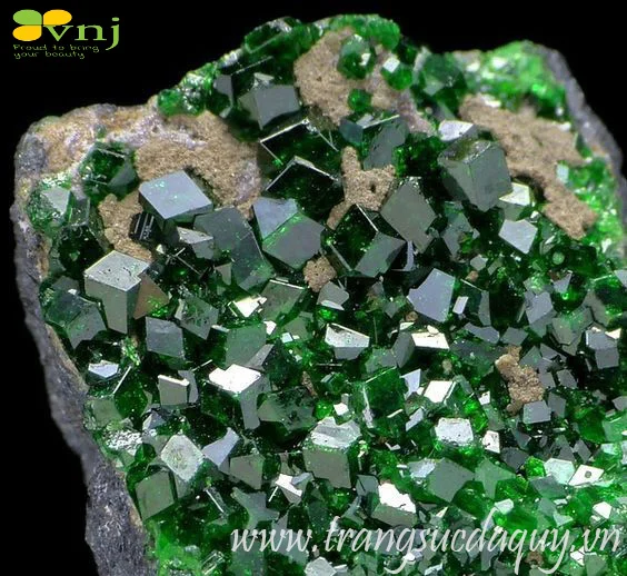 Nguồn gốc Đá Demantoid