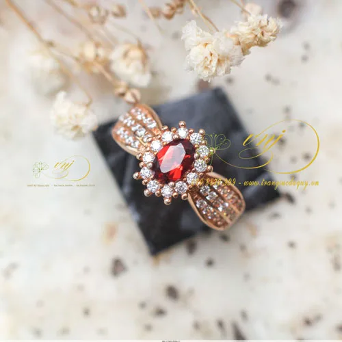 Rhodolite Garnet Nhẫn đá Garnet Thiên Nhiên