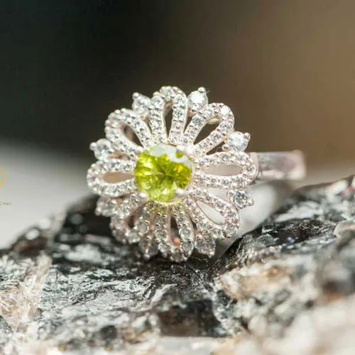 Nhẫn Peridot bạc 925