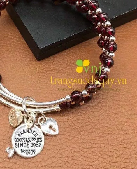 Vòng Charm đá Garnet VCG1