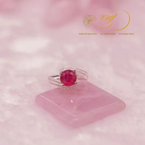 Nhẫn Ruby