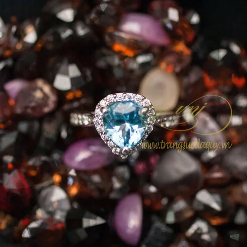 Nhẫn đá Topaz Blue 