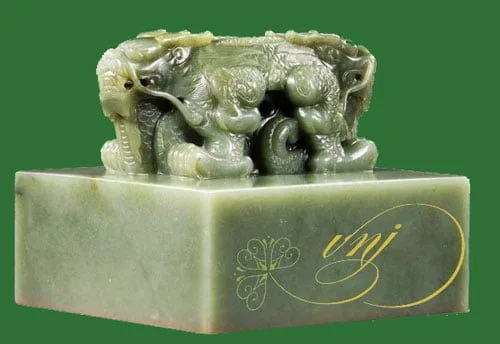 con dấu ngọc phỉ thúy nhà thanh
