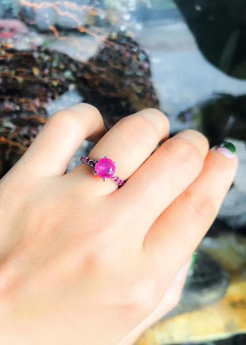 Nhẫn đá Ruby (2)