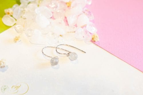 Bông tai đá mặt trăng thiên nhiên BTMT1