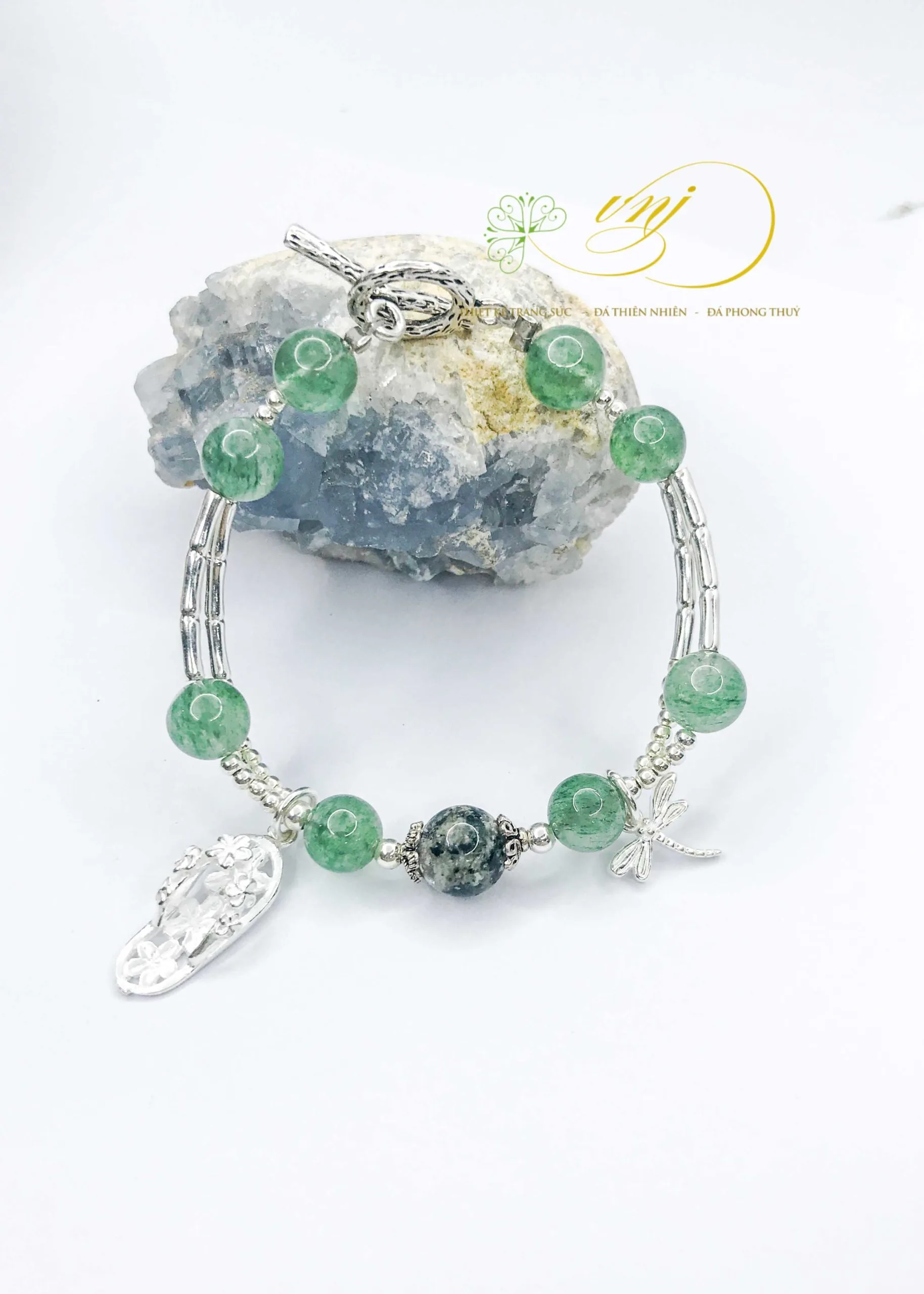 vòng tay thạch anh dâu tây xanh