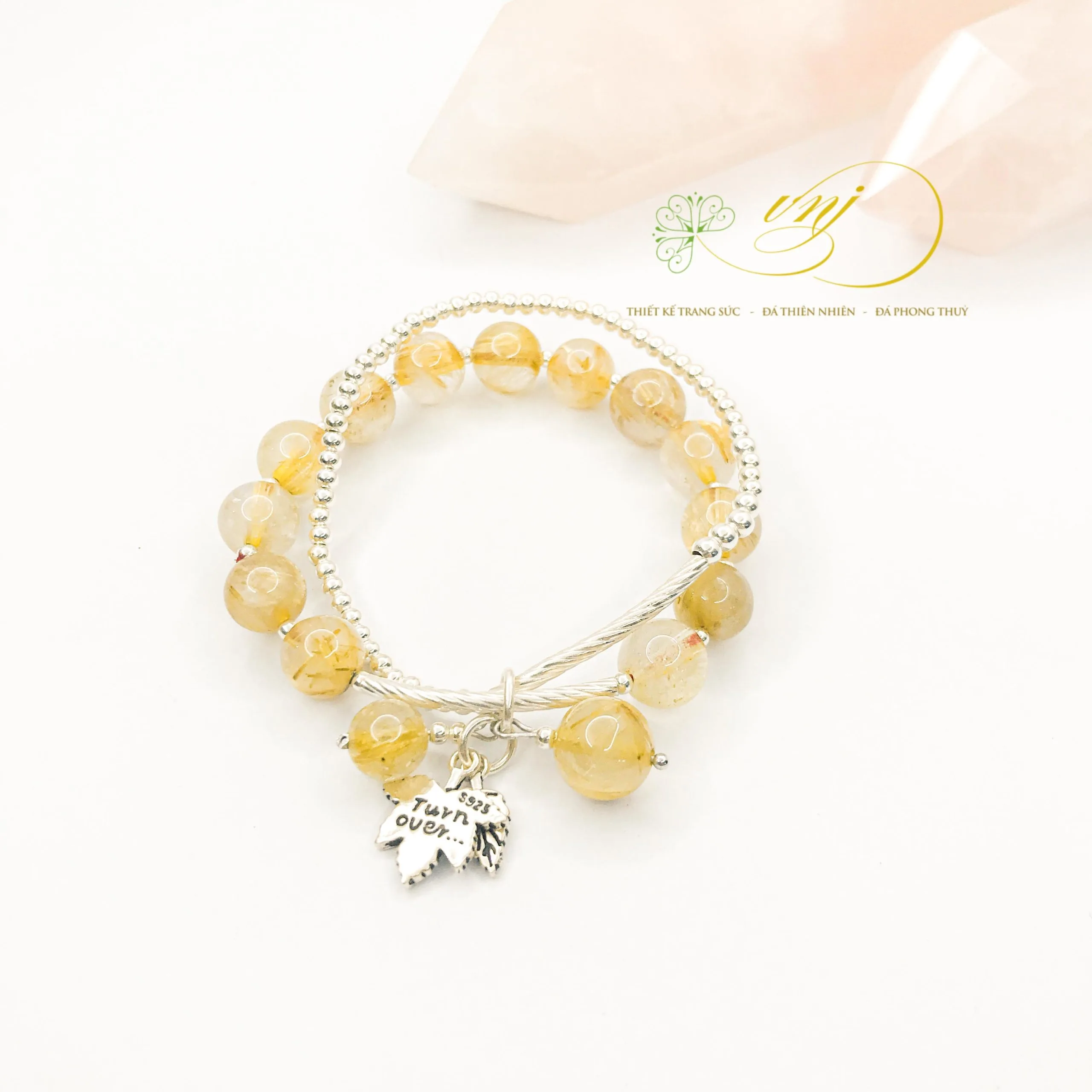 vòng charm đá thạch anh tóc vàng