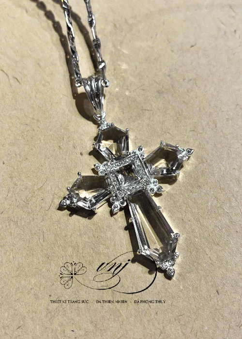 Thánh Giá Thạch Anh Trắng MTQW2