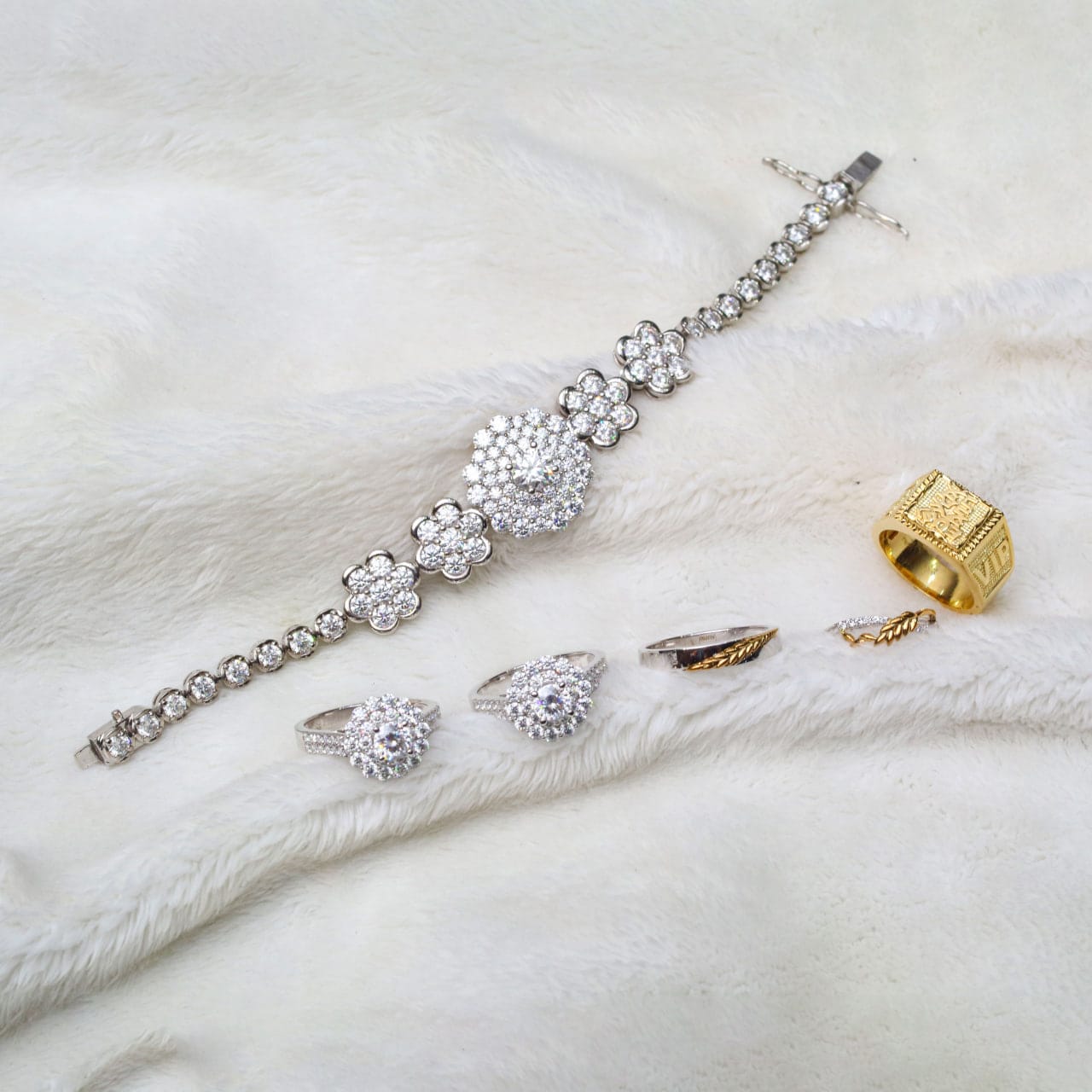 Gia Công Vàng Bạc Thiết Kế Trang Sức Theo Yêu Cầu Tại Tphcm