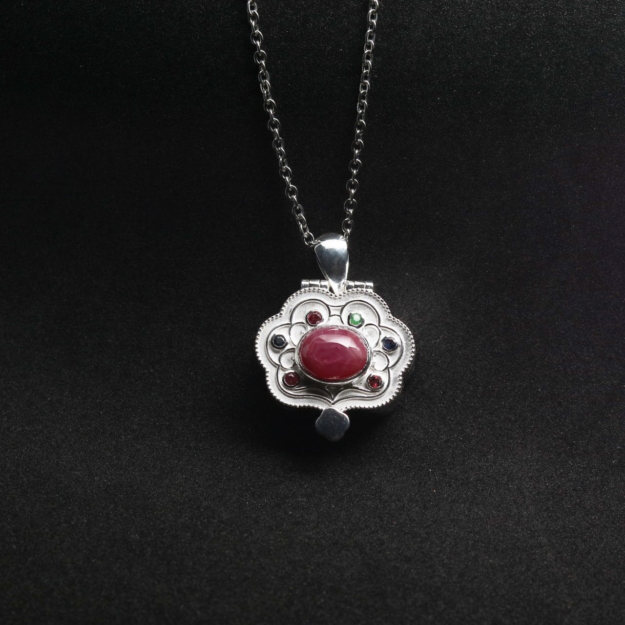 Mặt Dây Locket 