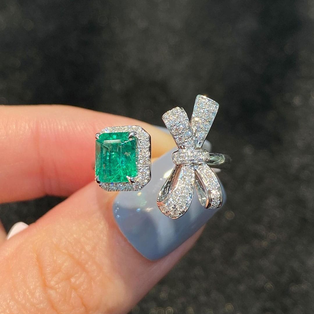 Đá Emerald Thiên Nhiên Dqe1