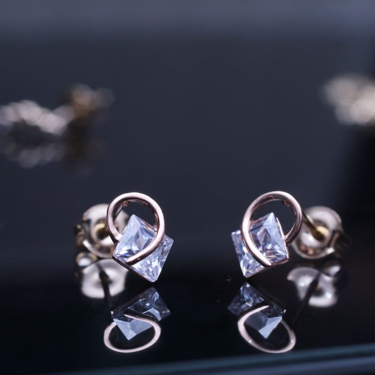 Bông Tai Vàng Đá Cương Nhân Tạo (5)