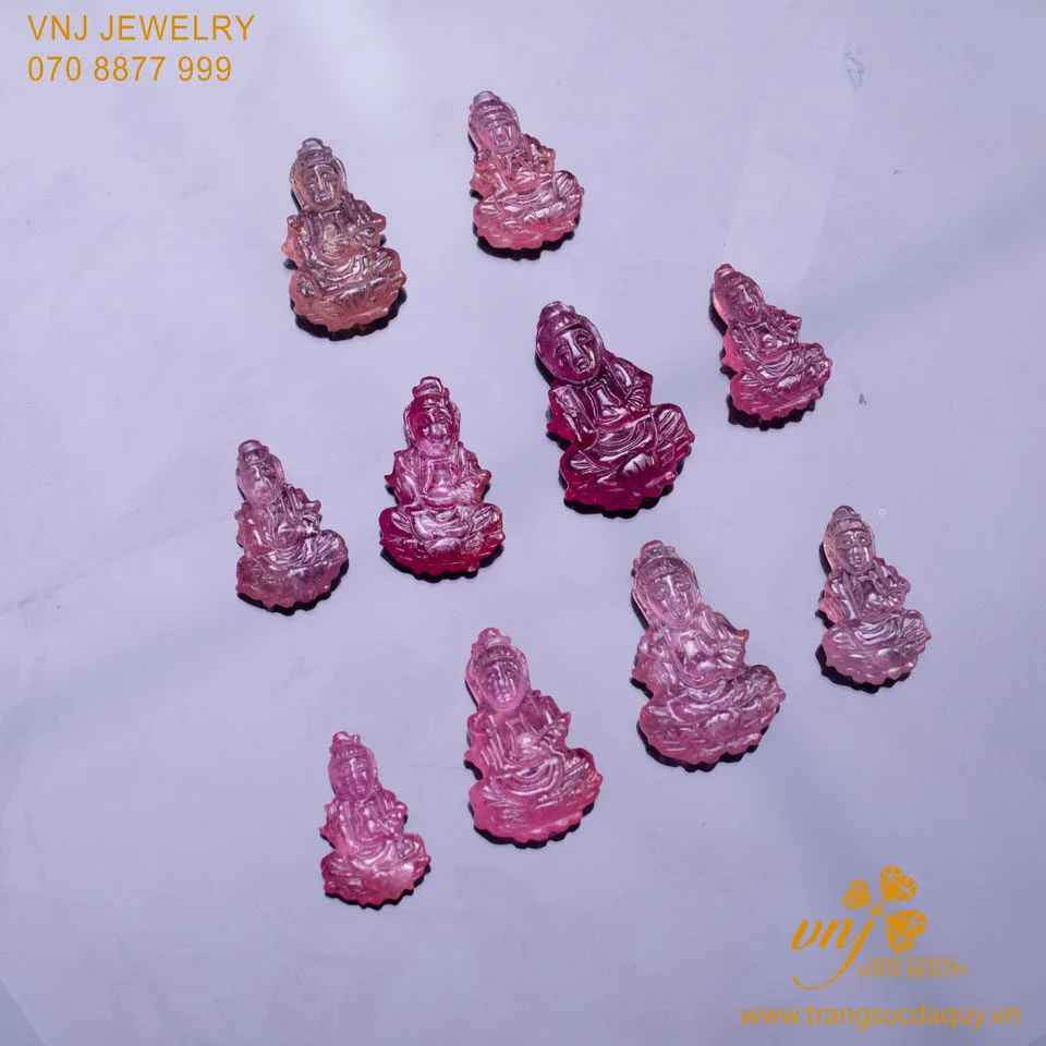 Tượng Quan âm đá Ruby