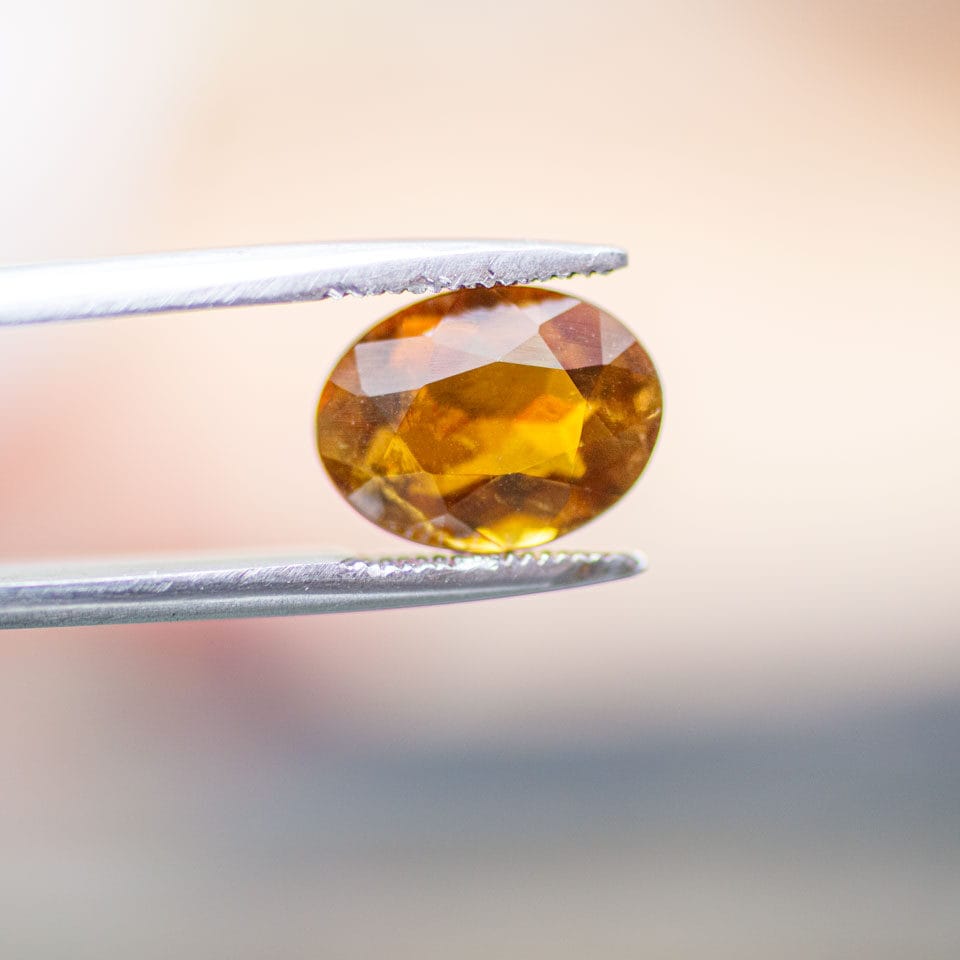 Tourmaline vàng