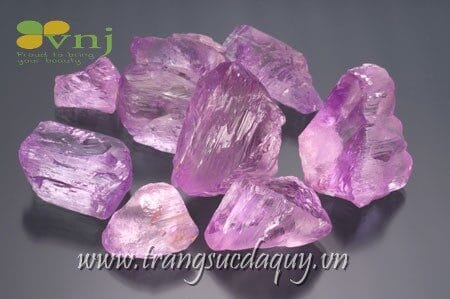 Tổng Quan Về Đá Kunzite Tổng Quan Về Đá Kunzite