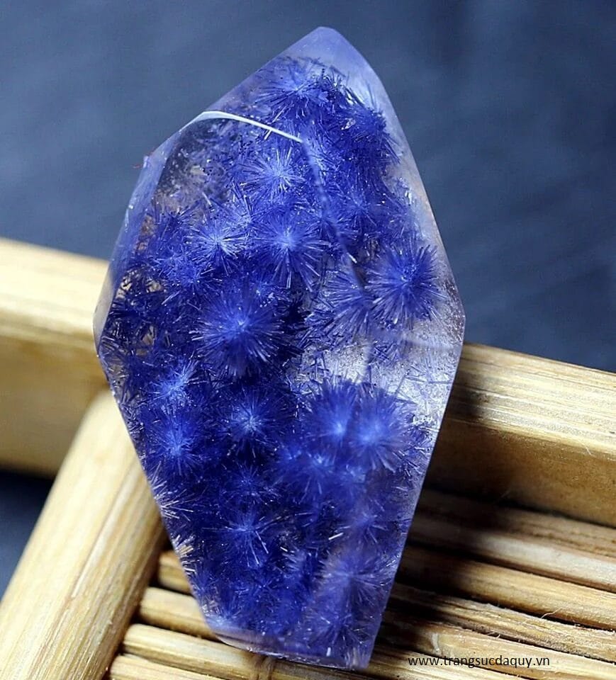 Thạch Anh Dumortierite
