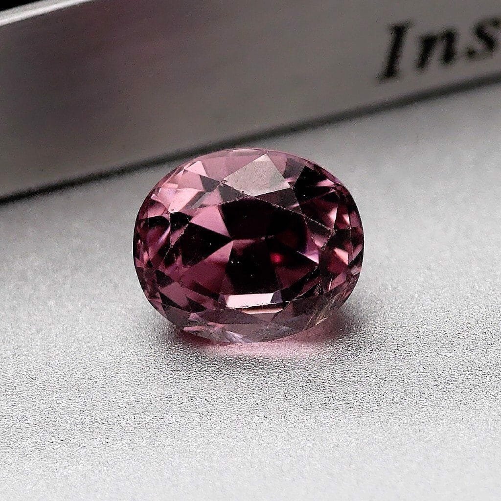 Spinel Tím 