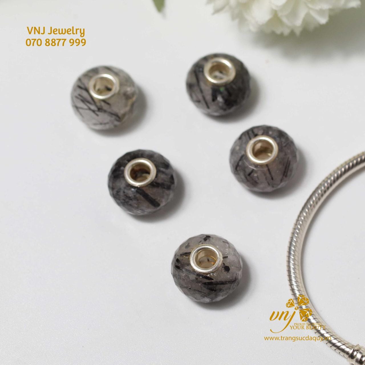 Charm Đá Thạch Anh Tóc Đen Xuyên Tâm CDTD1