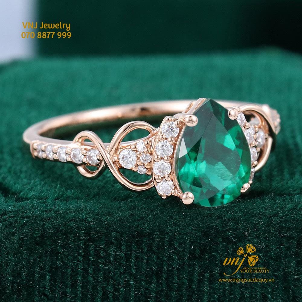 Nhẫn Vintage Đá Emerald Cắt Giọt Nước NWE5