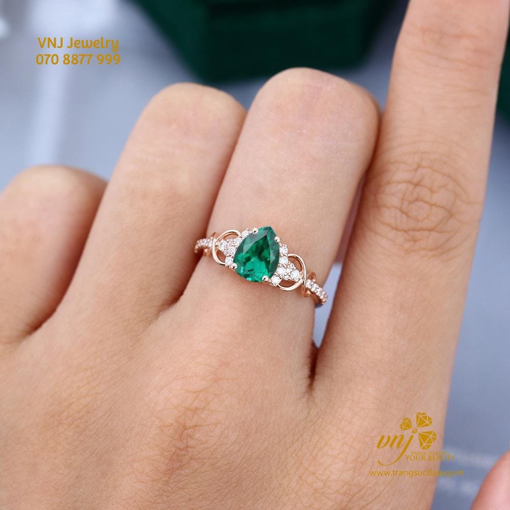 Nhẫn Vintage Đá Emerald Cắt Giọt Nước NWE5
