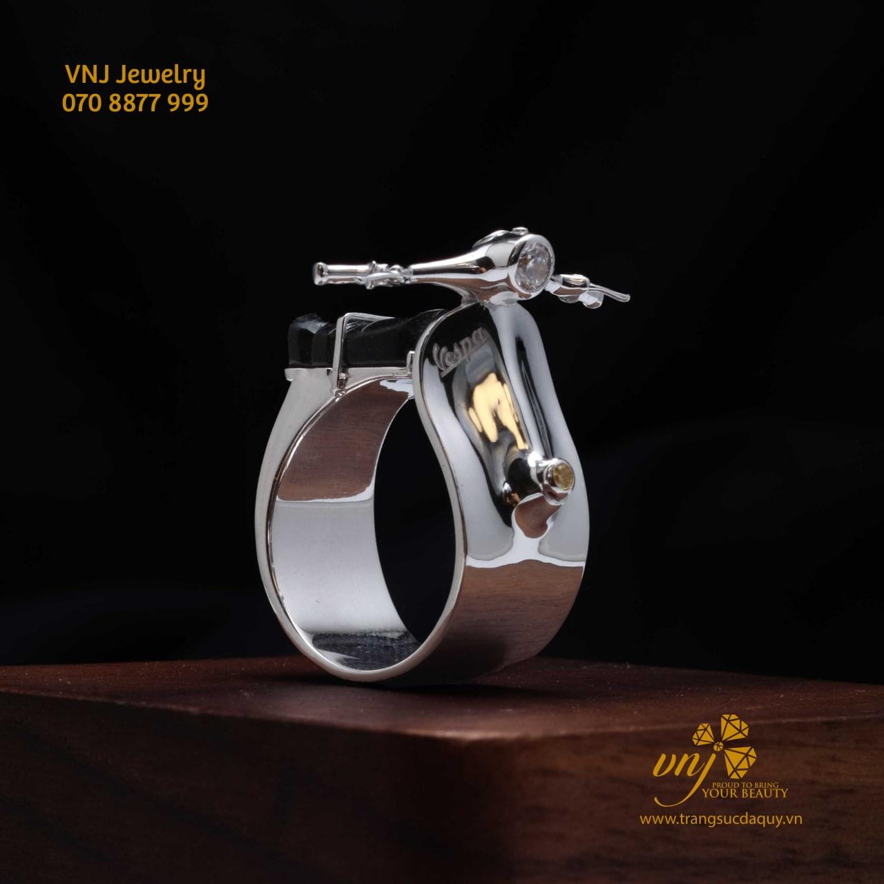 Nhẫn Vespa Unisex Vàng 18K NM82