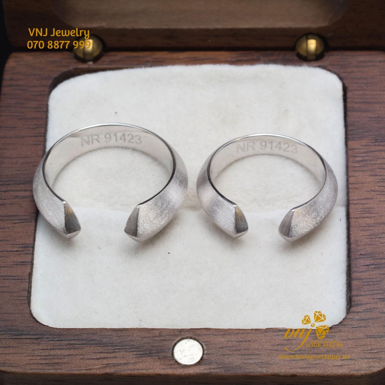 Nhẫn Cưới Vàng Phay Xước NC66