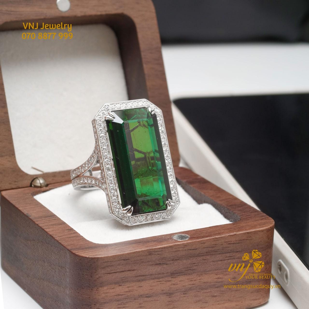 Nhẫn Tourmaline Xanh Full Kim Cương NWM6