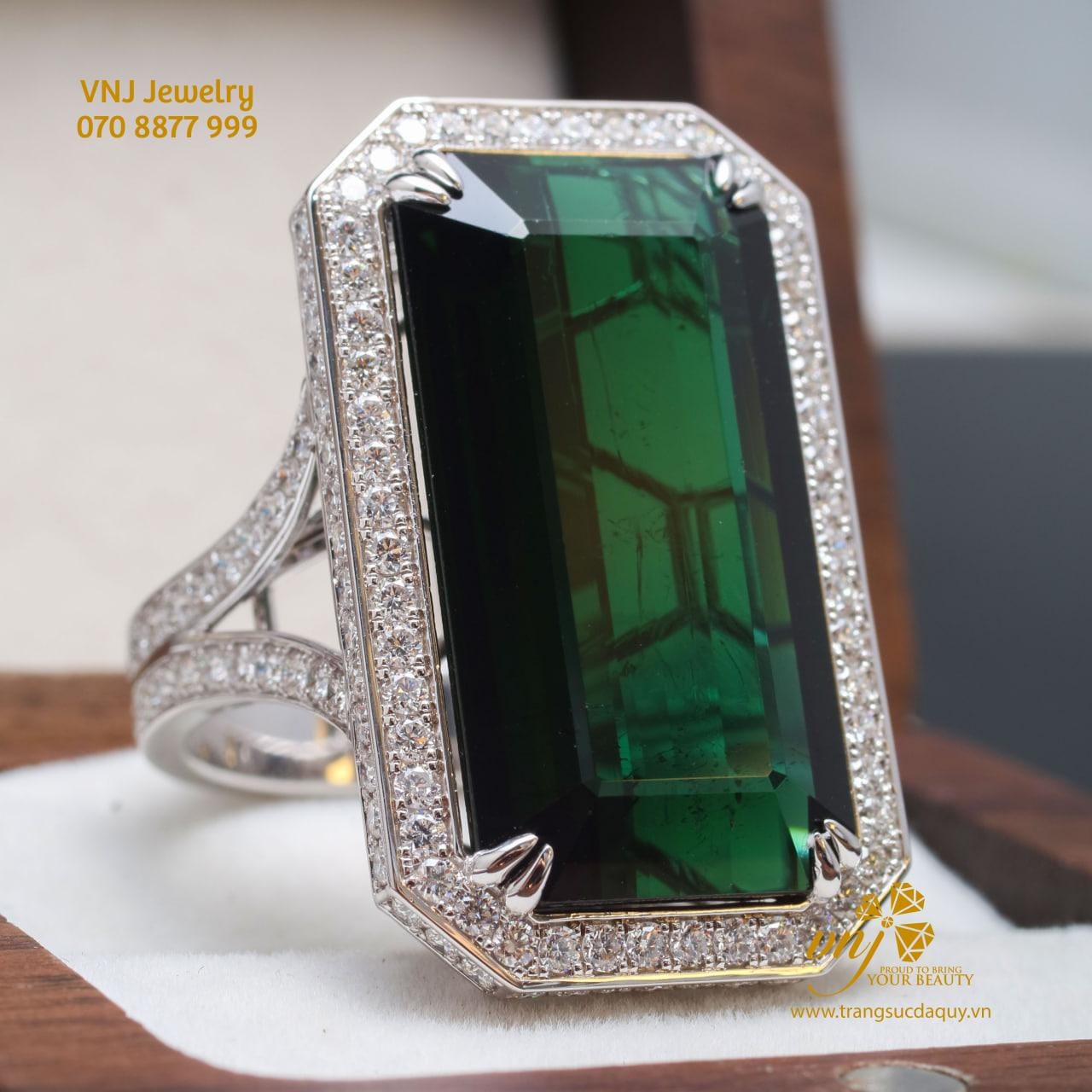 Nhẫn Tourmaline Xanh Full Kim Cương NWM6
