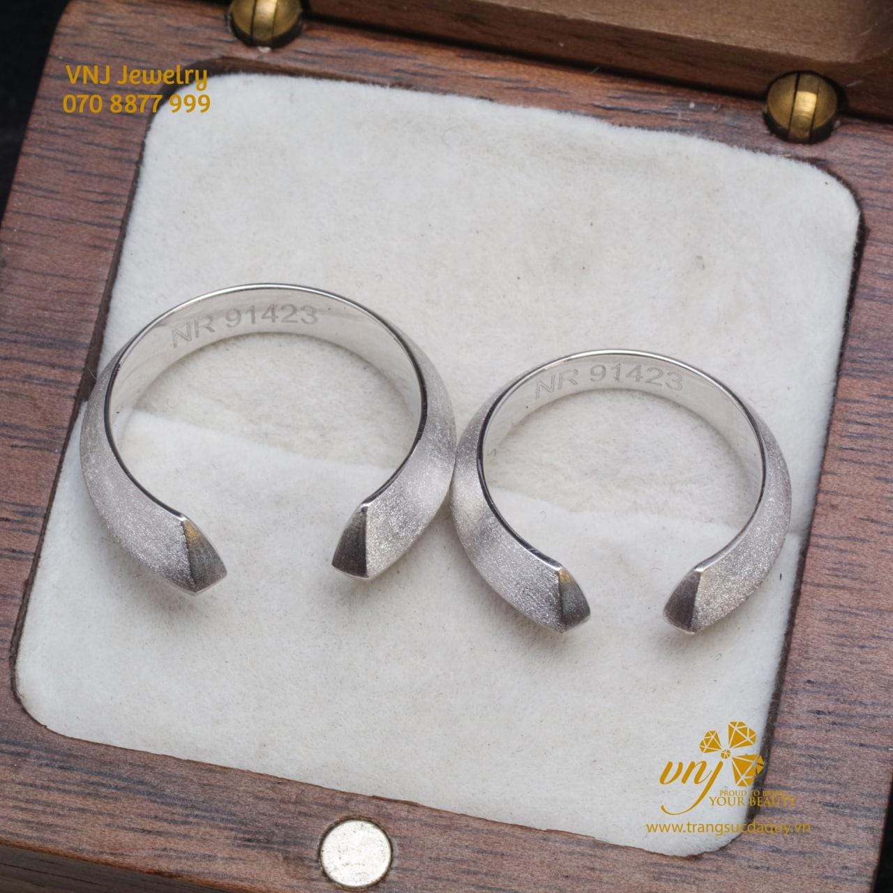 Nhẫn Cưới Vàng Phay Xước NC66