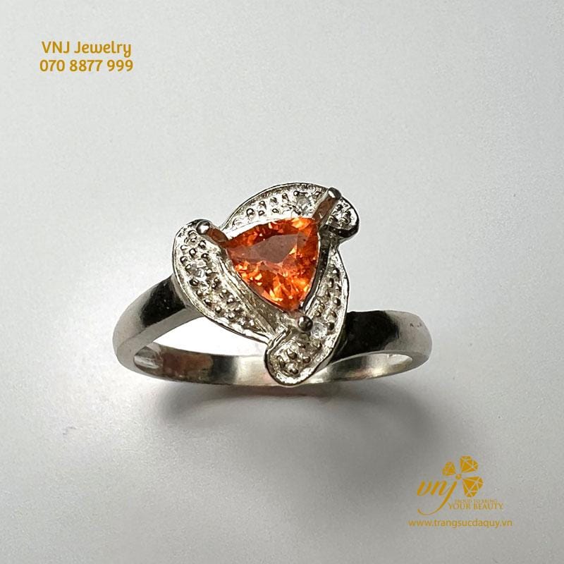 Đá Triplite: Khám Phá Nguồn Gốc Giá Trị Và Công Dụng