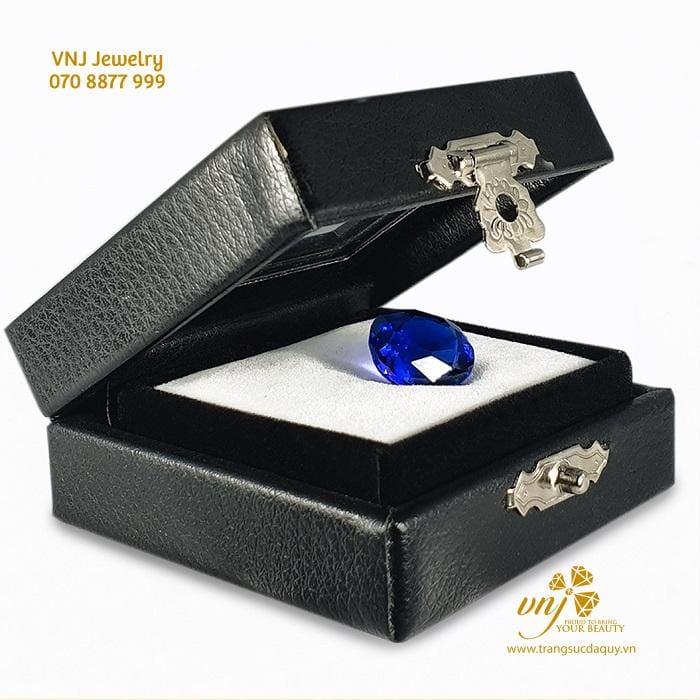 Đá Tanzanite Tính Chất Và Giá Cả Của Viên Đá Xanh Quý Hiếm