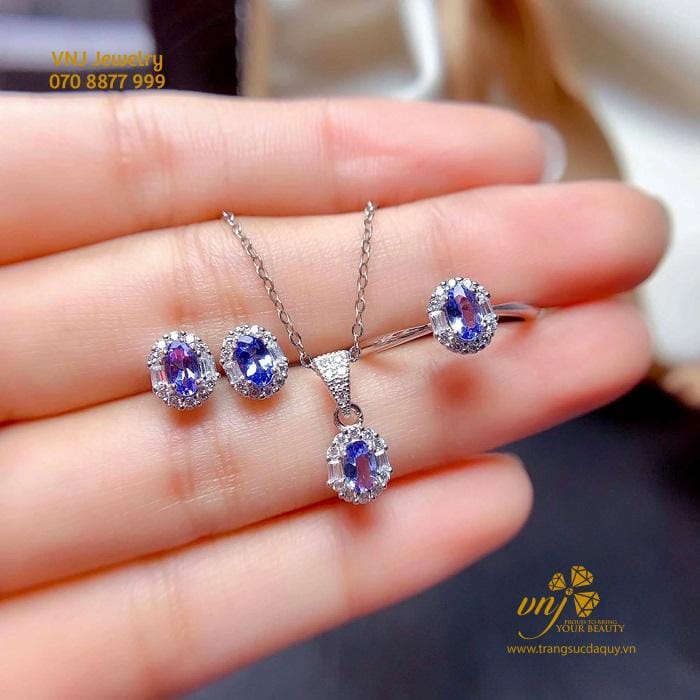 Đá Tanzanite Tính Chất Và Giá Cả Của Viên Đá Xanh Quý Hiếm