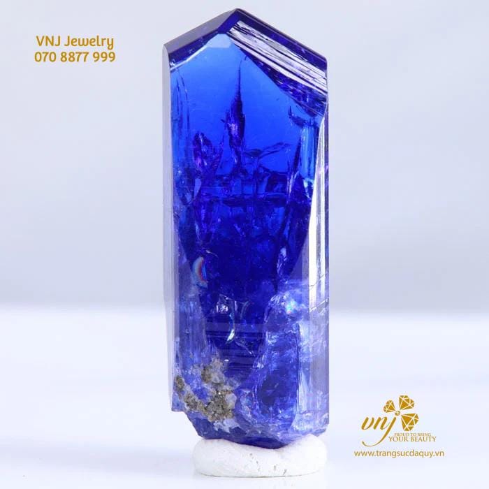 Đá Tanzanite Tính Chất Và Giá Cả Của Viên Đá Xanh Quý Hiếm