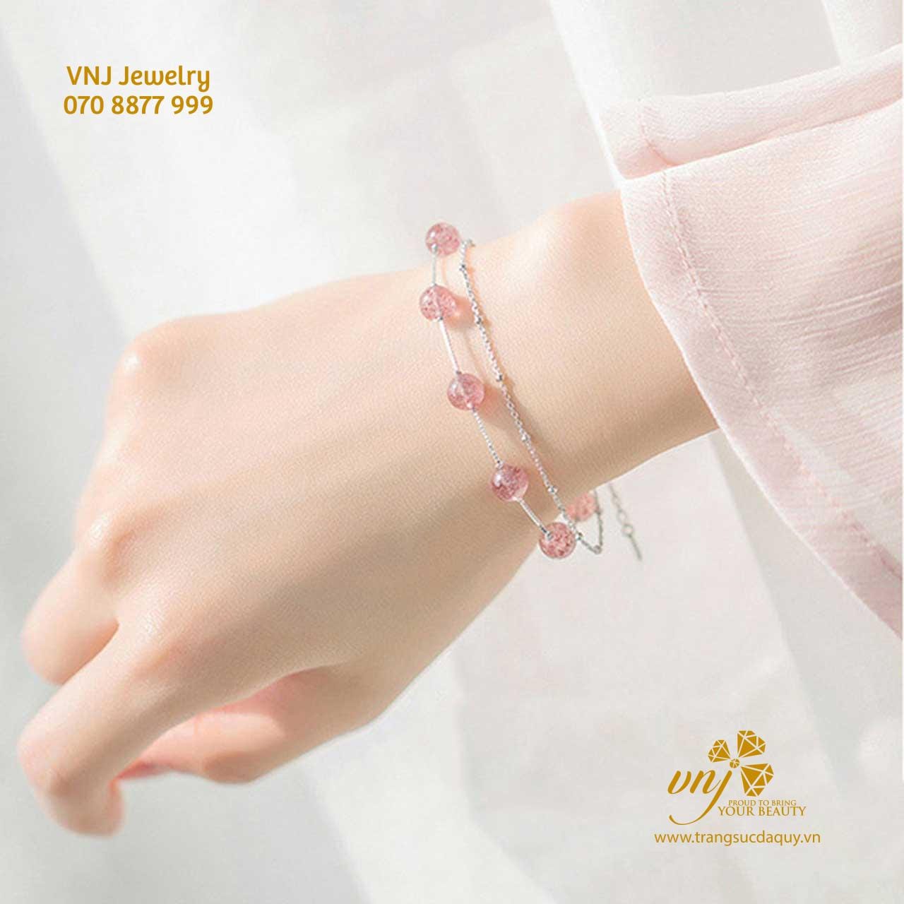 Vòng Tay Thạch Anh Dâu Mix Charm VCQD16