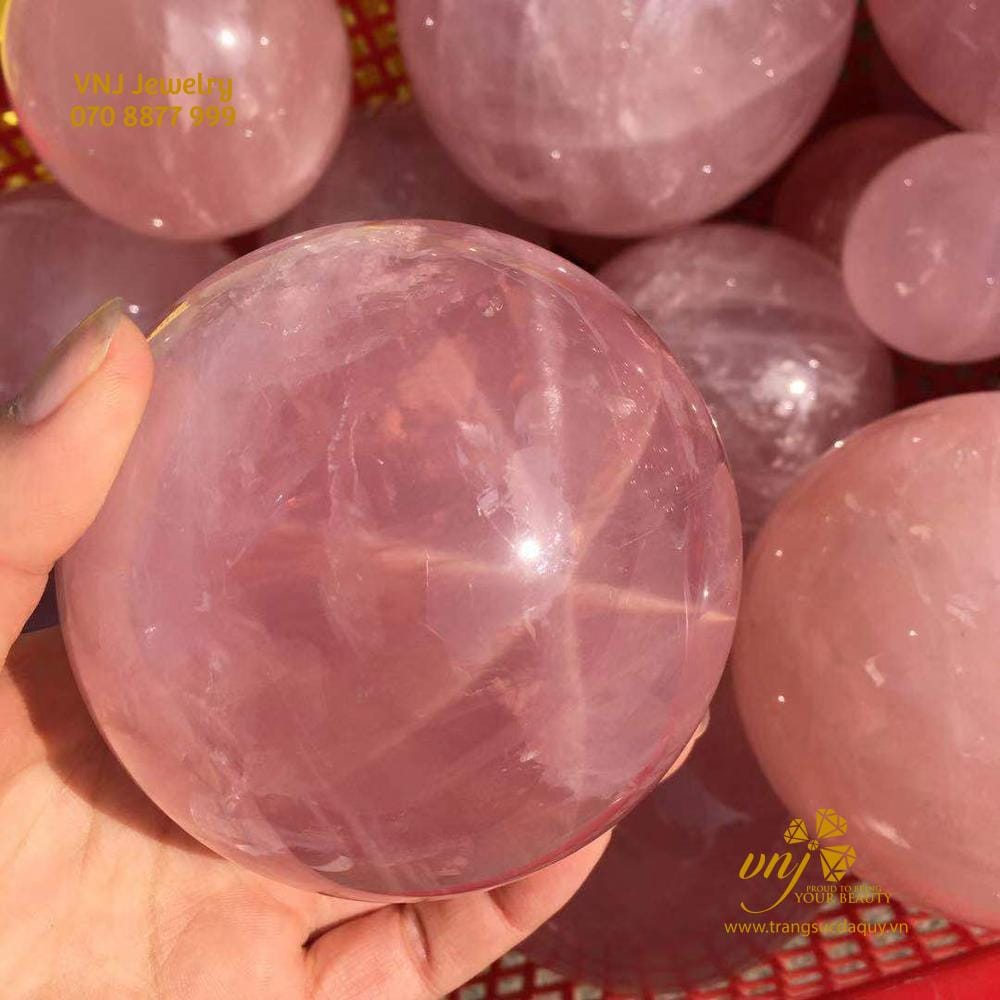 Thạch Anh Hồng Vẻ Đẹp Ẩn Chứa Sức Mạnh Và Tình Yêu