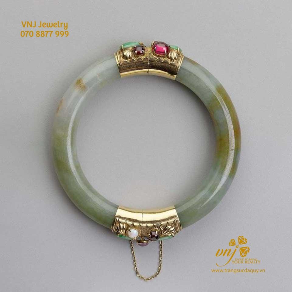 Vòng Ngọc Bị Bể Phải Làm Sao? Giải Pháp Cho Những Chiếc Vòng Nguyên Khối