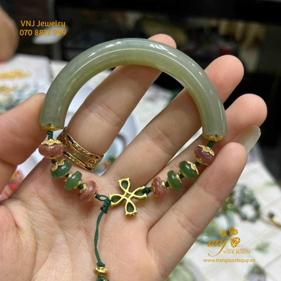 Vòng Ngọc Bị Bể Phải Làm Sao? Giải Pháp Cho Những Chiếc Vòng Nguyên Khối