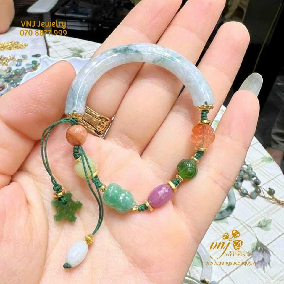 Vòng Ngọc Bị Bể Phải Làm Sao? Giải Pháp Cho Những Chiếc Vòng Nguyên Khối