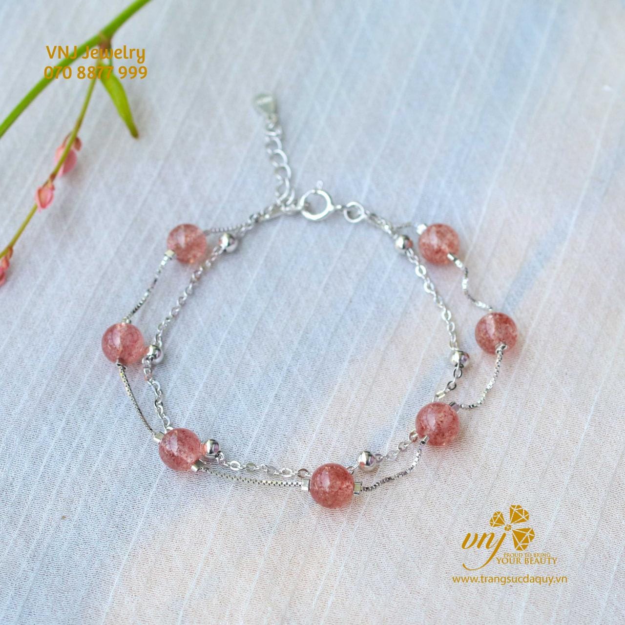 Vòng Tay Thạch Anh Dâu Mix Charm VCQD16