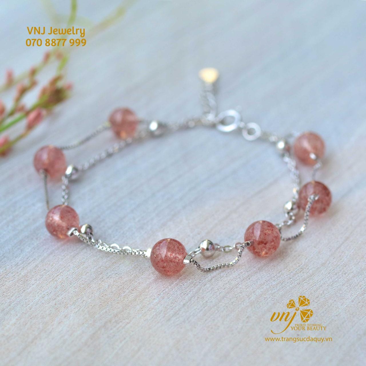 Vòng Tay Thạch Anh Dâu Mix Charm VCQD16 - Ảnh 4