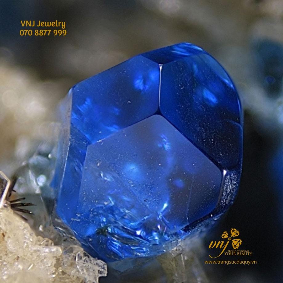 Đá Hauyne Nguồn Gốc , Tính Chất, Giá Cả, Ý Nghĩa