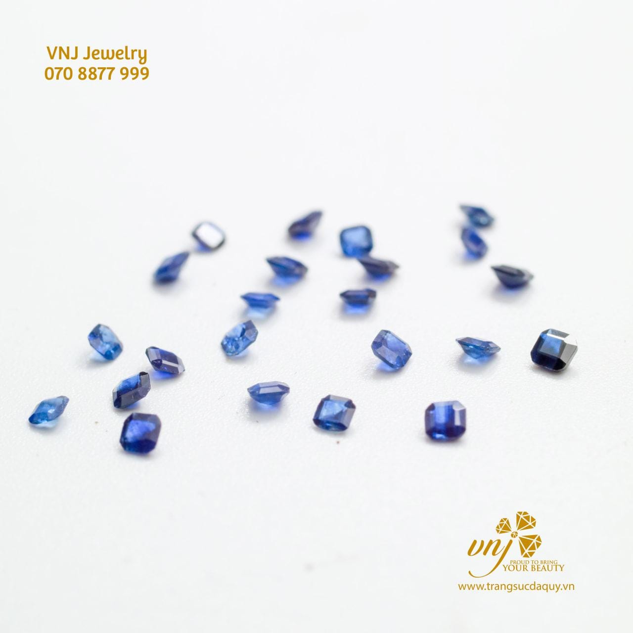 Sapphire Tấm Thiên Nhiên Cắt Giác Vuông Emerald