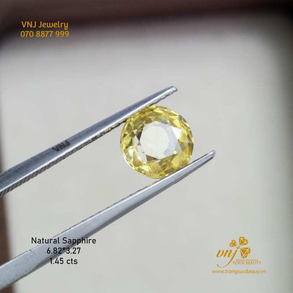 Natural Sapphire 6.82*3.27 1.45 cts