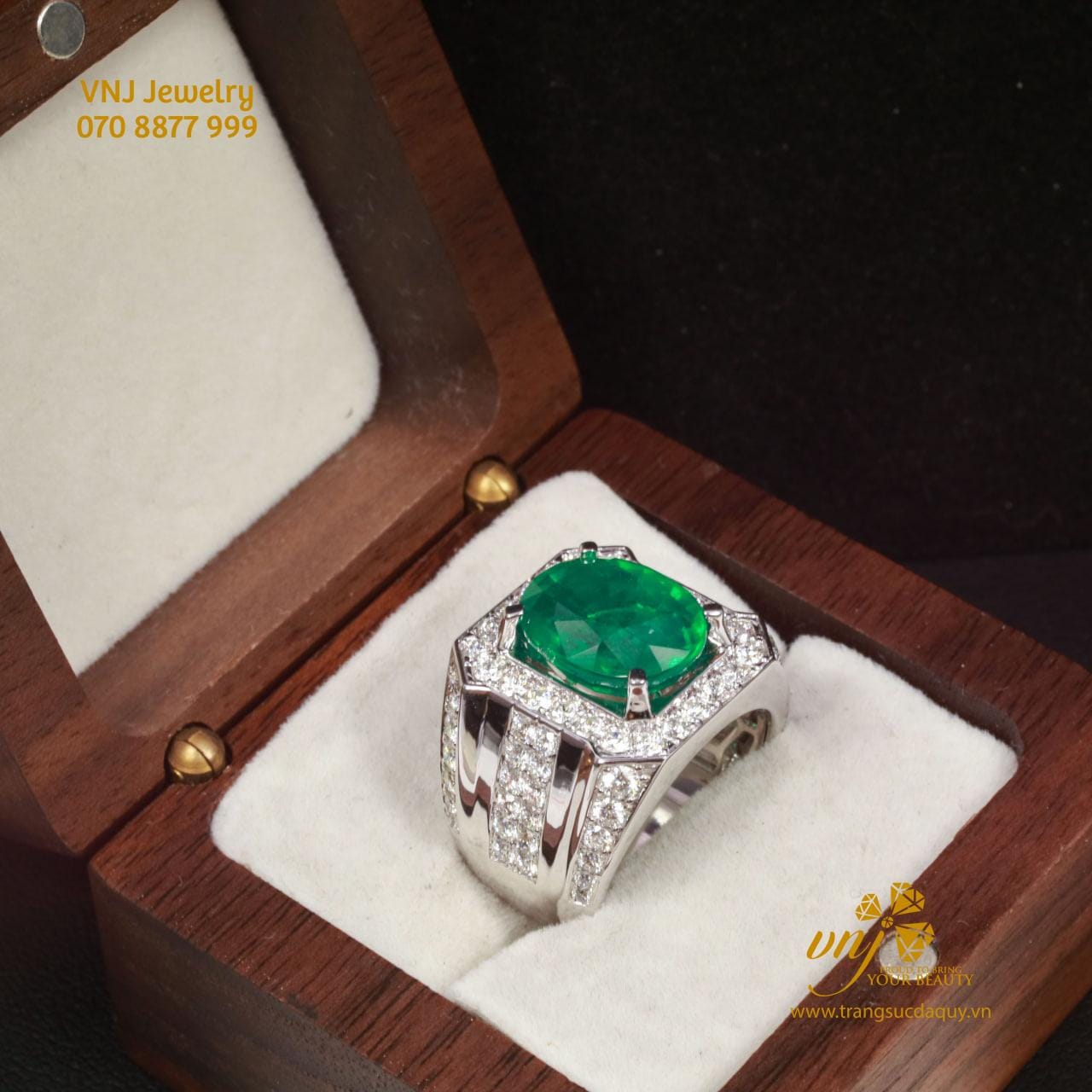 Nhẫn Đá Emerald Vip Đính Full Kim Cương NM88