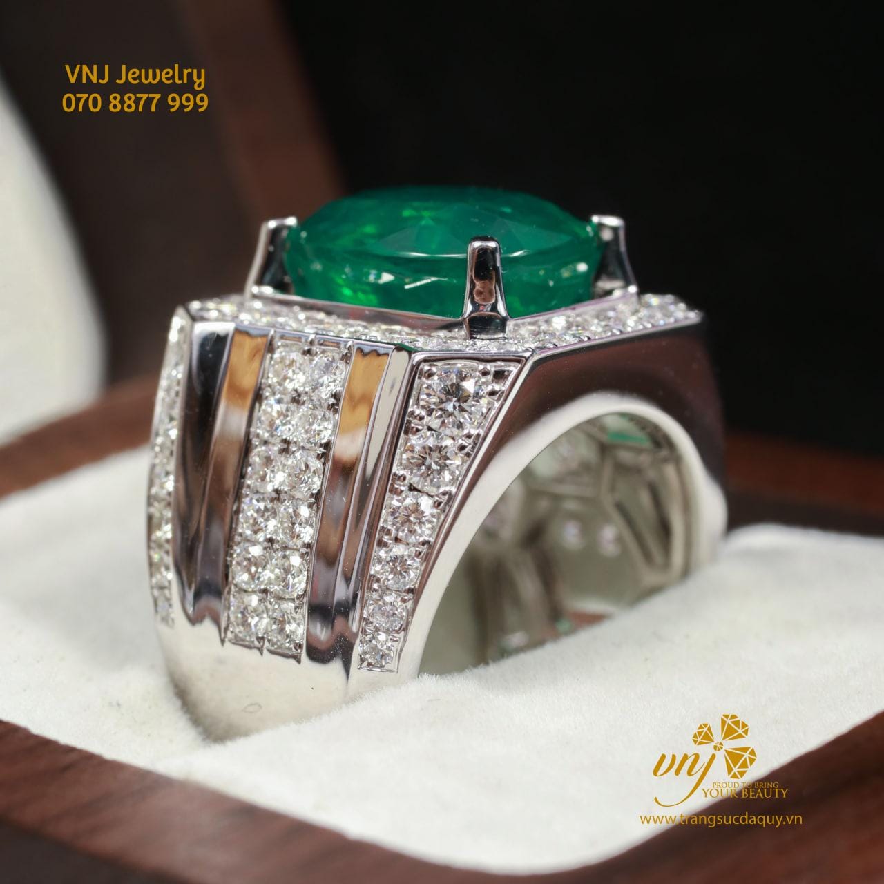 Nhẫn Đá Emerald Vip Đính Full Kim Cương NM88