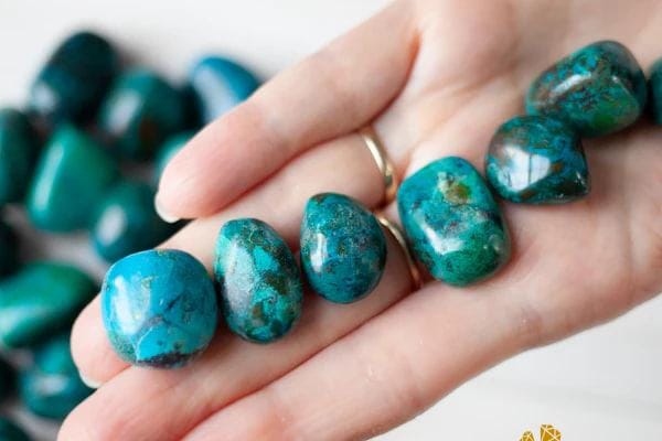 Chrysocolla - Viên Đá Quý Với Màu Xanh Rực Rỡ