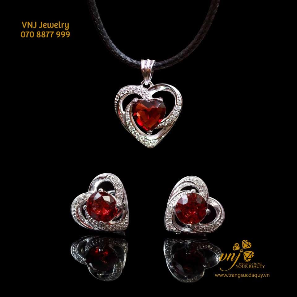 Bộ Trang Sức Đá Garnet Mặt Dây Và Bông Tai