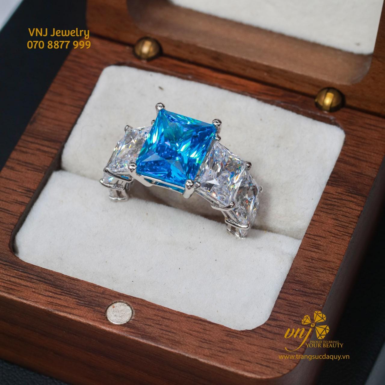 Nhẫn Topaz Xanh NWT16