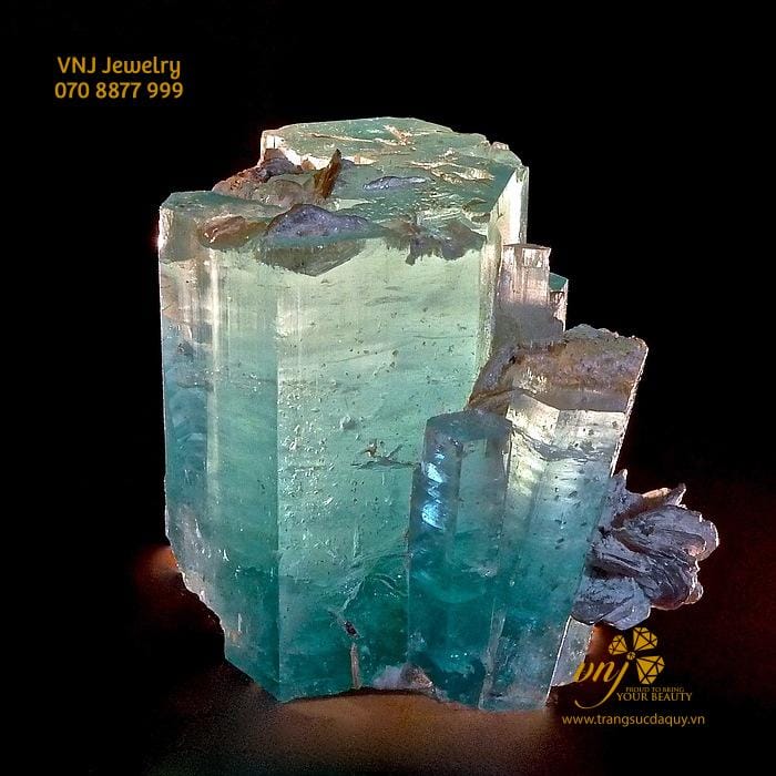 Đá Aquamarine Là Gì ? Có Đắt Không ?