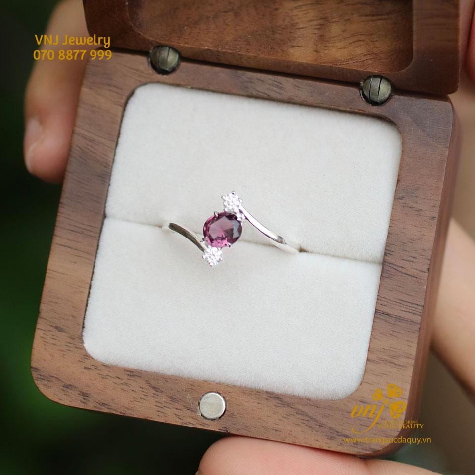 Nhẫn Spinel Tím